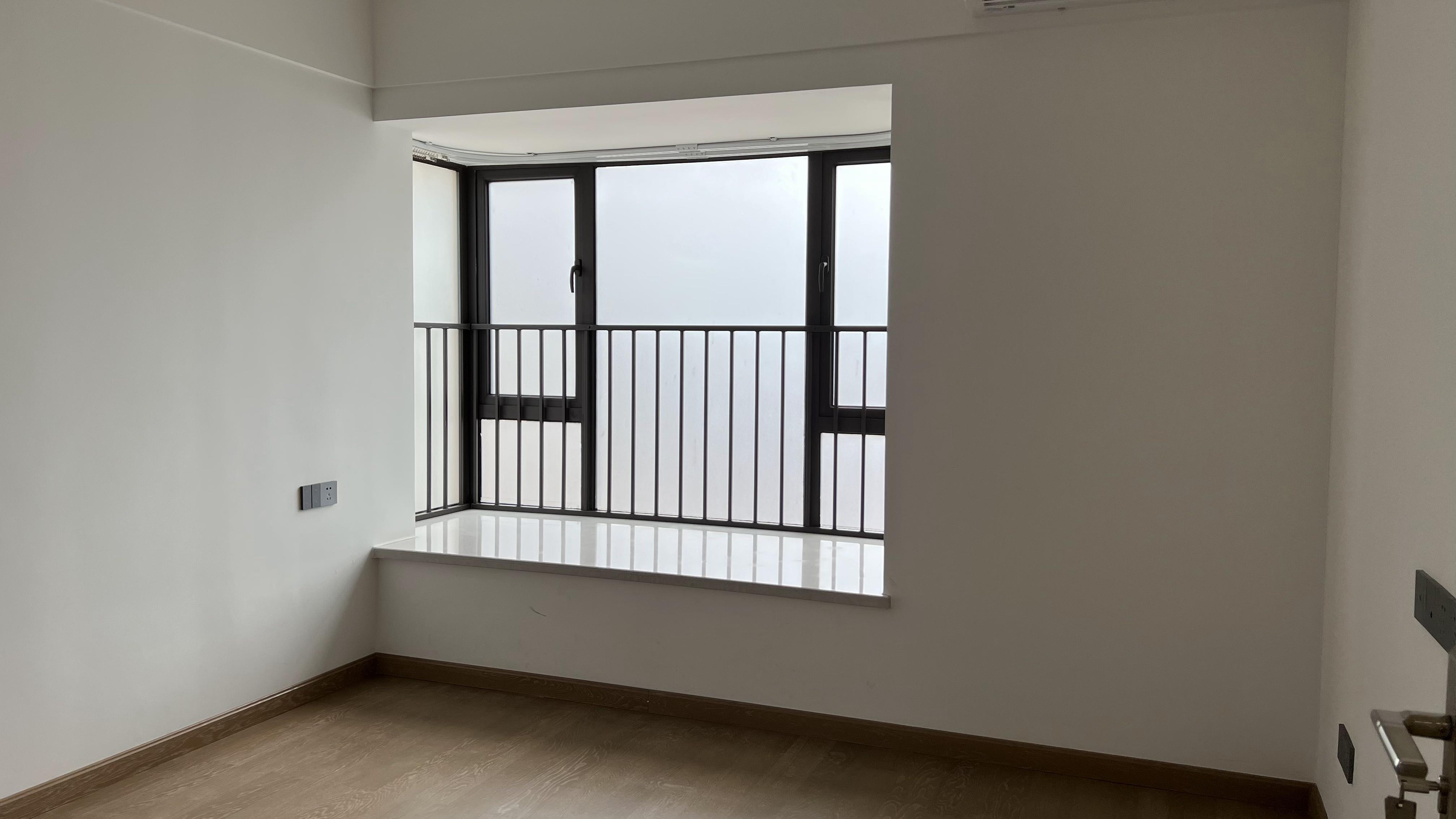 萬(wàn)科翡翠中央