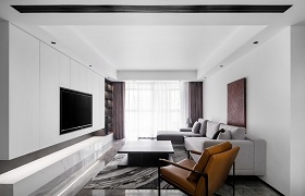 以“至簡”的狀態(tài)落筆，追求內(nèi)心的平靜和空間相處