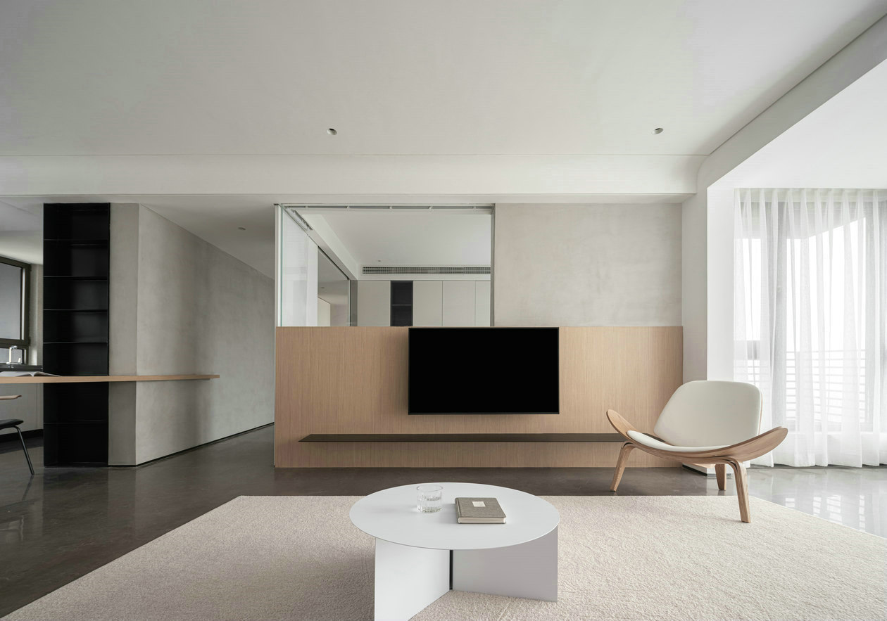 130㎡ | 用極簡線條，解構純粹空間