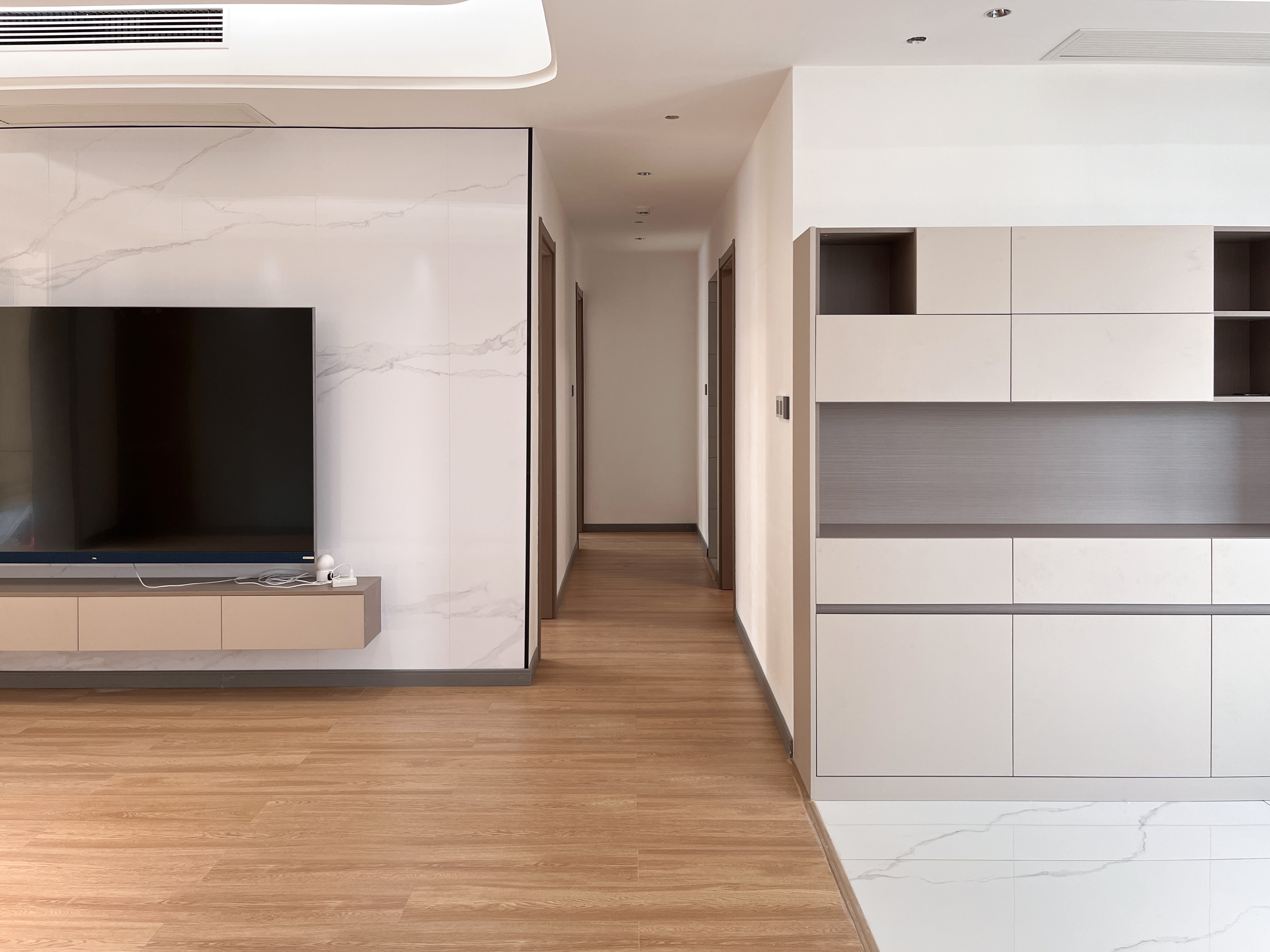 現(xiàn)代簡(jiǎn)約設(shè)計(jì)下精簡(jiǎn)且大氣的裝修，正中心頭的理想家！