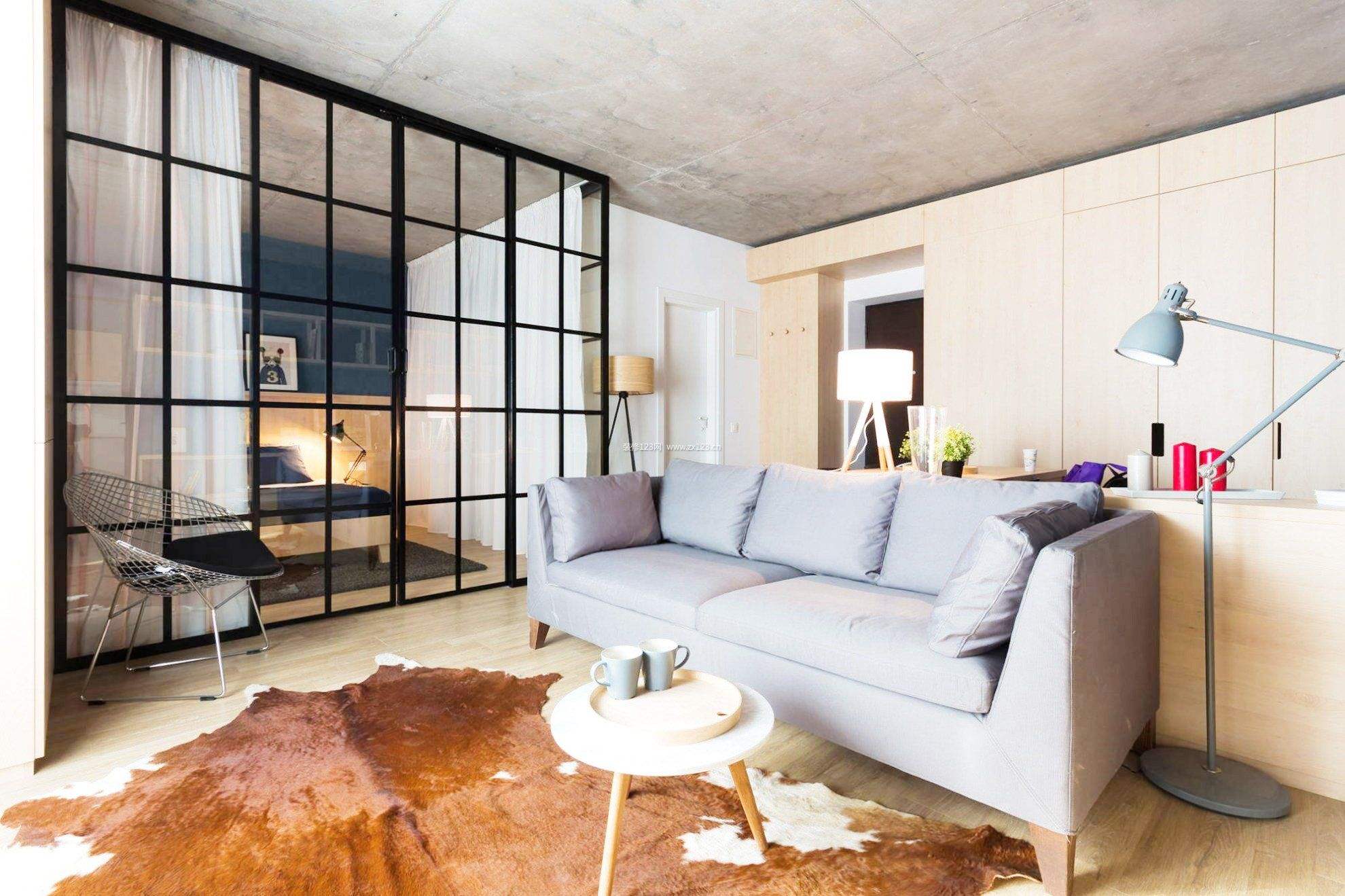 臥室一分為二怎么設(shè)計？臥室隔斷要用那種材質(zhì)？